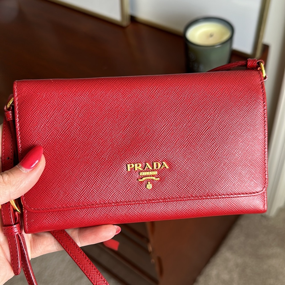Prada Saffiano Wallet on Chain